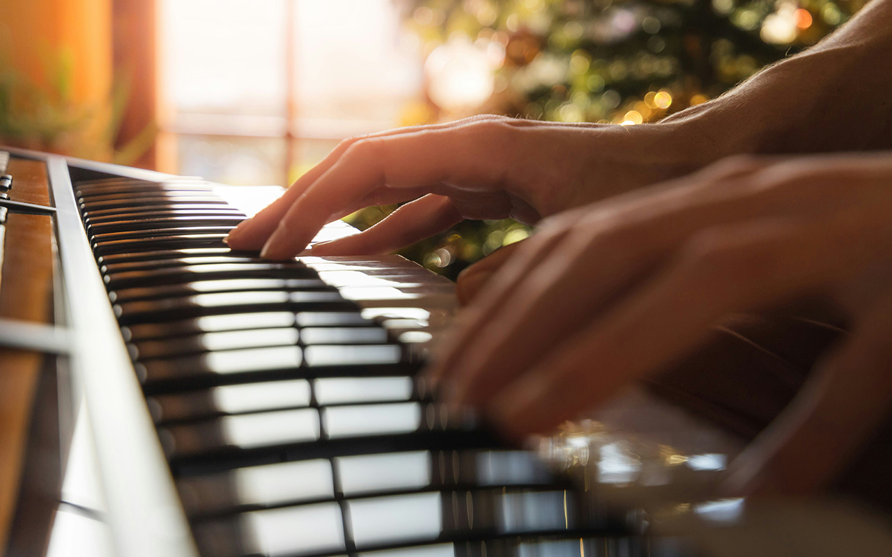 Types of Keyboards: Exploring Electric, Digital, and Acoustic